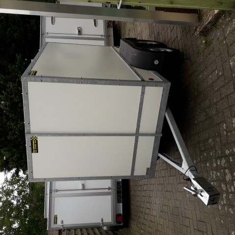 gesloten aanhangwagen roca