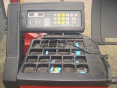 Banden Demonteer Apparaat Weber Tools en Motorbanden Balanceermachine 