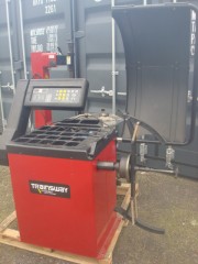 Banden Demonteer Apparaat Weber Tools en Motorbanden Balanceermachine 