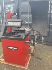 Banden Demonteer Apparaat Weber Tools en Motorbanden Balanceermachine 