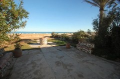 Uw eigen Villa direct aan zee in DENIA met 3 parkings en