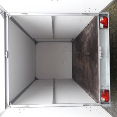 gesloten aanhangwagen