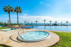 Uw eigen Appartement aan zee in ORIHUELA COSTA met parking en