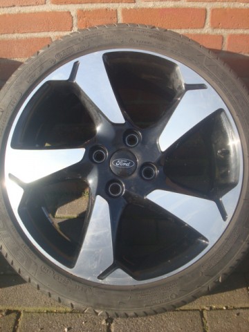 17 Originele Ford Fiesta 5-spaaks design Steek 4x108
