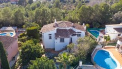 Uw eigen gerenoveerde Villa in MONTE PEGO met parking en