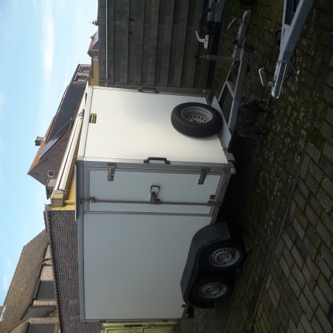 gesloten aanhangwagen roca