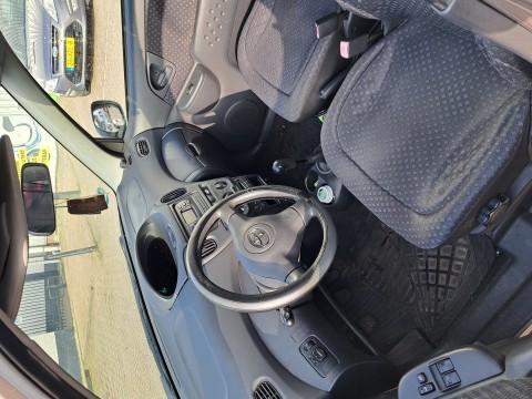 Toyota Yaris Verso 1 3 VVTI