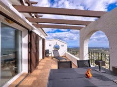 Uw eigen Appartement met zeezichten in MORAIRA met veel meer