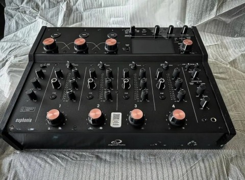 Nieuwe AlphaTheta Euphonia Rotary Mixer en PLAYdifferently MODEL 1