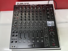 Pioneer CDJ-2000NXS2 en Pioneer DJM-900NXS2 en Pioneer CDJ-3000 Player