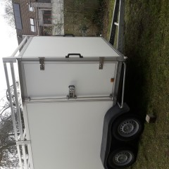 gesloten aanhangwagen roca