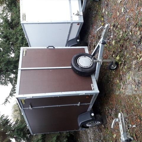 gesloten aanhangwagen roca