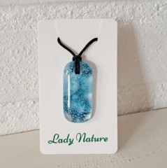 Handgemaakte hanger van versmolten glas in aqua turquoise blauw groen