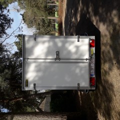 gesloten aanhangwagen