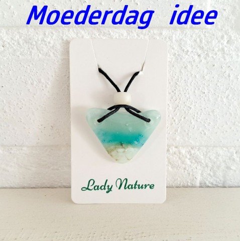 Handgemaakte hanger van versmolten glas