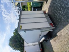 gesloten aanhangwagen met valdeur en zijdeur