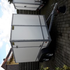 gesloten aanhangwagen roca