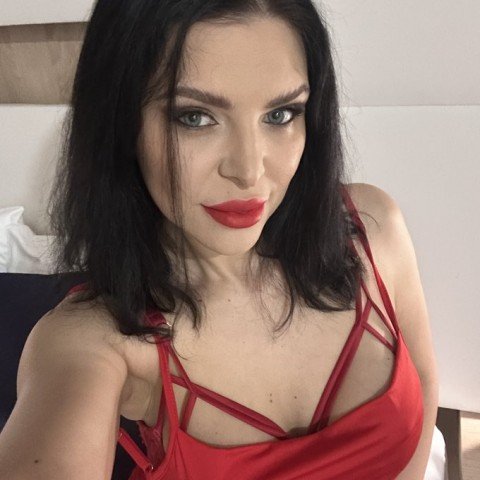 Kira – Elegance  sensuality and relaxation