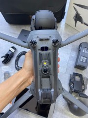 DJI Mavic 4 Pro en DJI Mavic 3 Pro en DJI Air 3S en DJI Mavic 3E