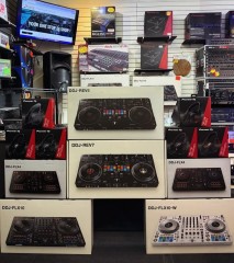 digitale mixers  analoge mixers  rackmixers  DJ-controllers  MIDI-cont