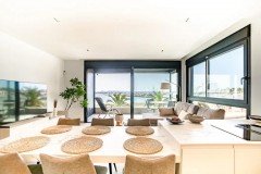 Uw eigen nieuwe luxe Appartement aan zee in LO PAGAN met