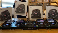 Pioneer CDJ-2000NXS2 en Pioneer DJM-900NXS2 en Pioneer CDJ-3000 Player