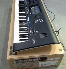 Yamaha Genos2 en Yamaha Genos en Yamaha Tyros5 en Yamaha MODX8 Plus