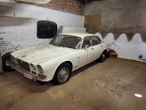 Stijlvolle witte Jaguar XJ6 2 8 van 1970  Familie eigendom sinds 1970 