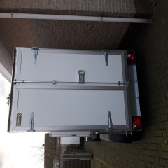 gesloten aanhangwagen frigo