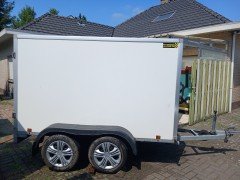 gesloten aanhangwagen