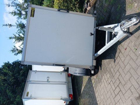 gesloten aanhangwagen
