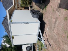 gesloten aanhangwagen roca