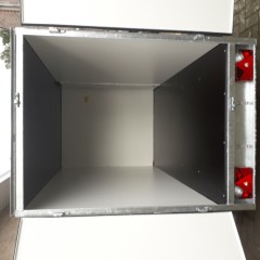 gesloten aanhangwagen