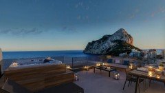 Uw eigen nieuwe Appartement aan zee in CALPE met meer