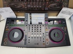 AlphaTheta XDJ-AZ en AlphaTheta Omnis-Duo en Pioneer Opus-Quad