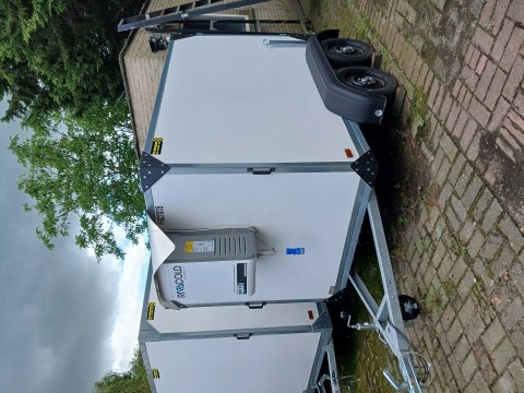 gesloten aanhangwagen frigo