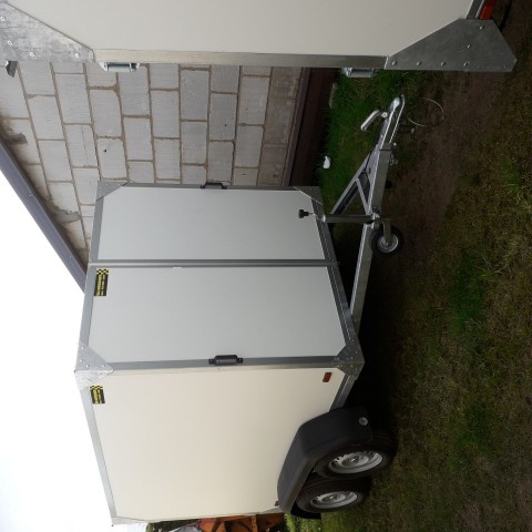 gesloten aanhangwagen roca