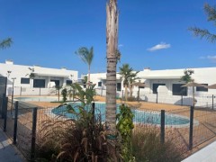 Uw eigen nieuwe Bungalow bij zee en zwenbad in DENIA met