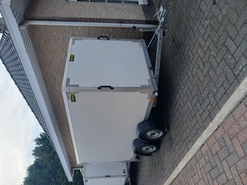 gesloten aanhangwagen 750 kg