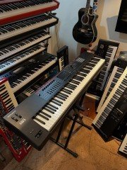 WWW BULKINZ COM Nieuw  Elektron Analog Rytm MKII  Akai MPC Live III  A