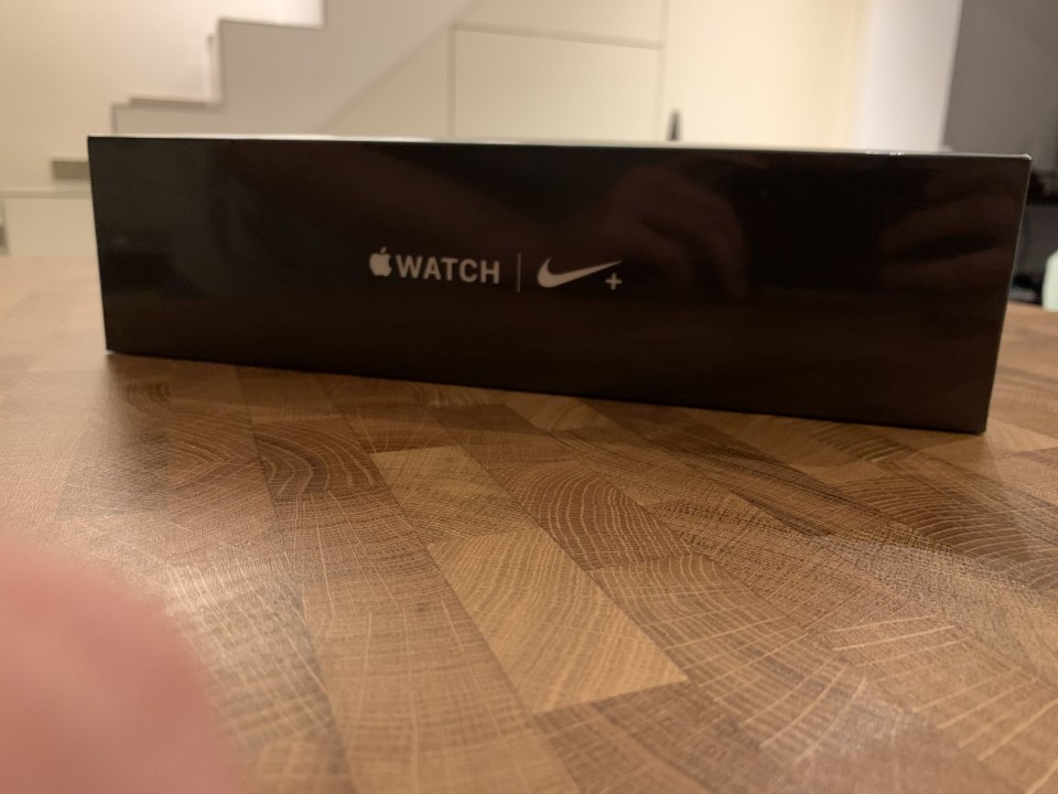 !NIEUW! Apple Watch serie 4 Nike + zilver  - 40mm