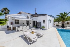 Uw eigen prachtige Villa met mooie uitzichten in DENIA met ook