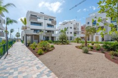 Uw eigen nieuwe Appartement bij strand  zee en zwembad in ALCAZARES me