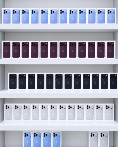 WWW WHOLESALETECHZ COM Nieuw  iPhone 18 Pro Max  iPhone 18 Pro  iPhone