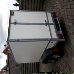 gesloten aanhangwagen roca