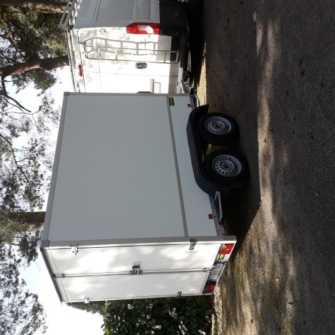 gesloten aanhangwagen