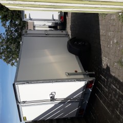 gesloten aanhangwagen roca