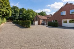 Te koop bedrijfswoningen met bedrijfsruimten
