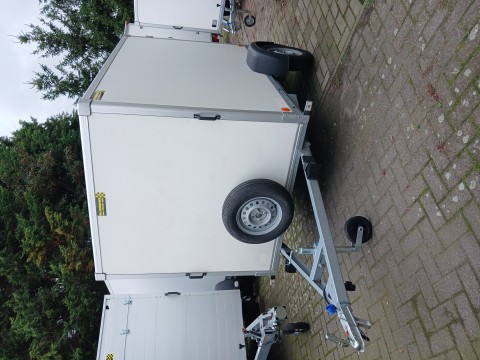 gesloten aanhangwagen roca
