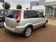 Nette Ford Fusion Hoge instap